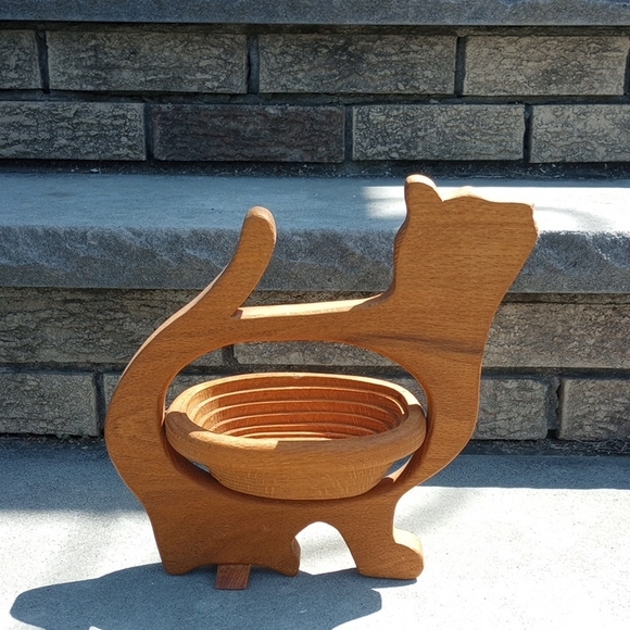 Decorative Handmade Wooden Cat Basket - Picture 1 of 6